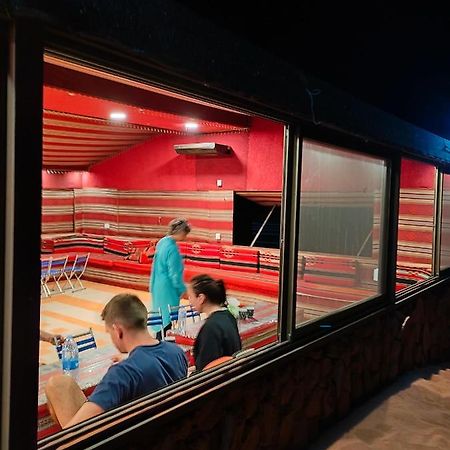 ホテルRotana Camp ワディ ・ラム エクステリア 写真