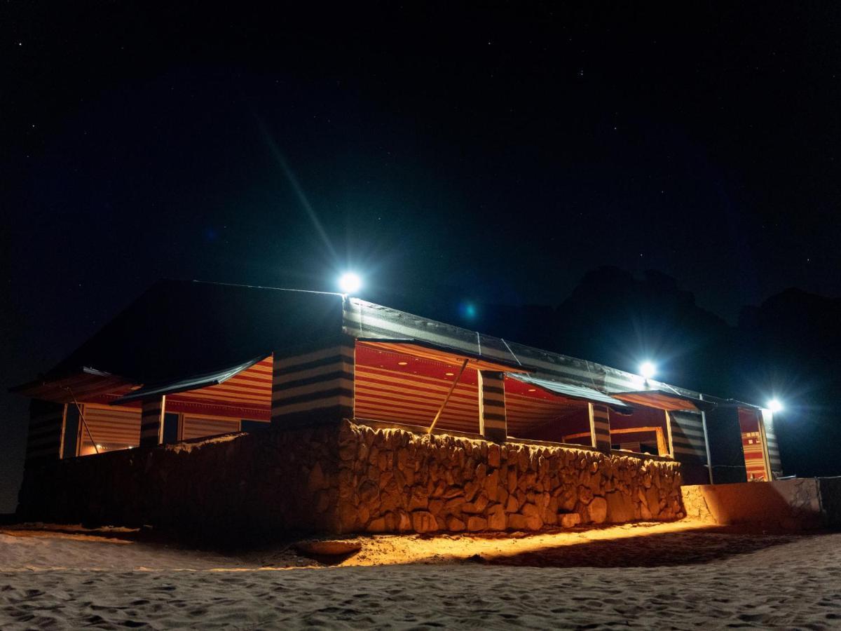 ホテルRotana Camp ワディ ・ラム エクステリア 写真