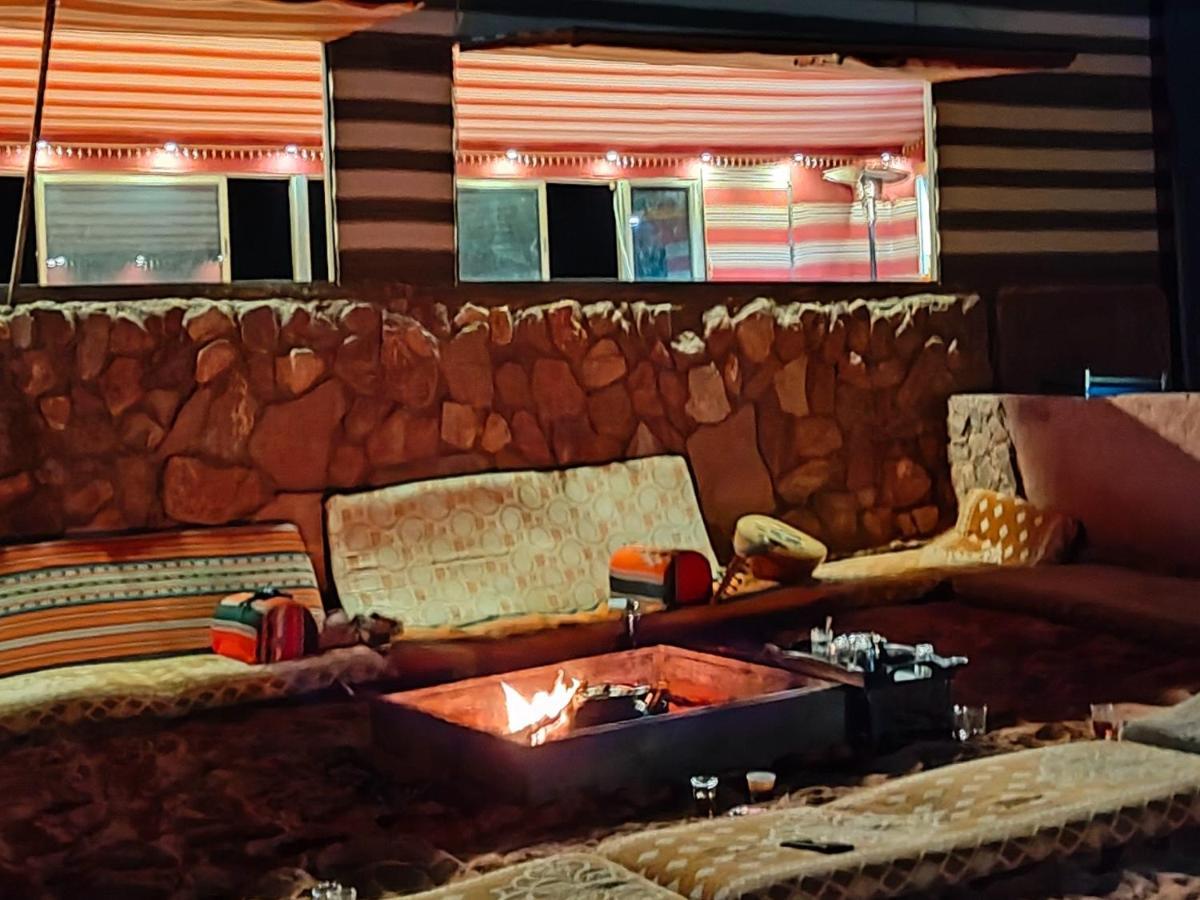 ホテルRotana Camp ワディ ・ラム エクステリア 写真