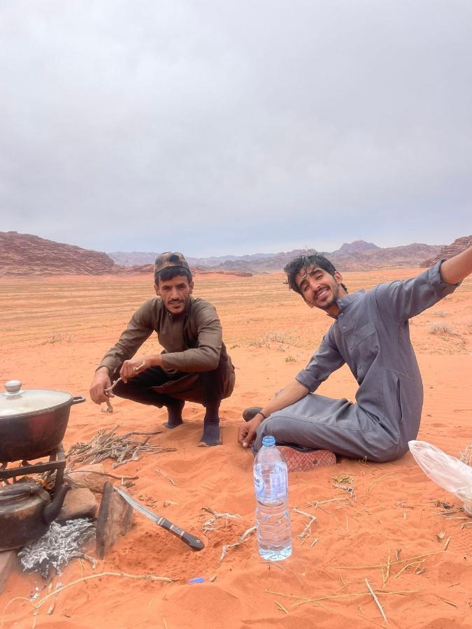 ホテルRotana Camp ワディ ・ラム エクステリア 写真