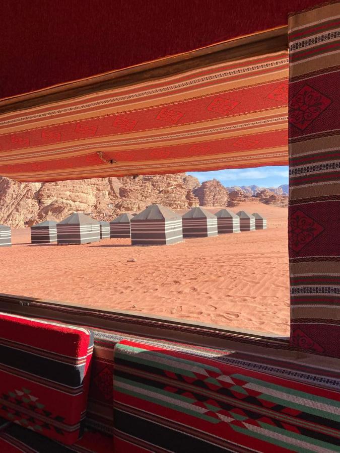 ホテルRotana Camp ワディ ・ラム エクステリア 写真