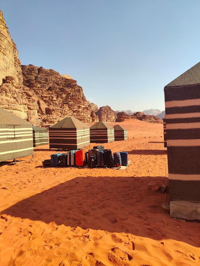 ホテルRotana Camp ワディ ・ラム エクステリア 写真